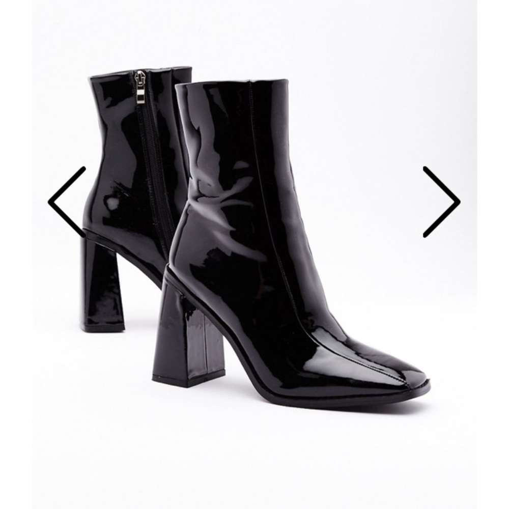 😍NEW NASTY GAL square toe boot block heel